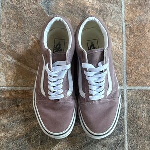 Muave vans